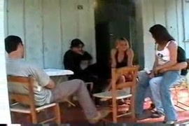 Videos porno gratis de mujeres enseñando el chocho por la calle.